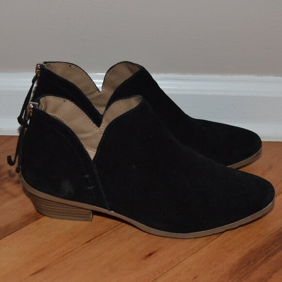 Kenneth Cole Reaction Side Skip Suede Women’s Size 9/40 black ankle bootie - Picture 1 of 9